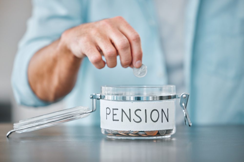 Ce spune Codul administrativ despre pensionare și prelungirea activității